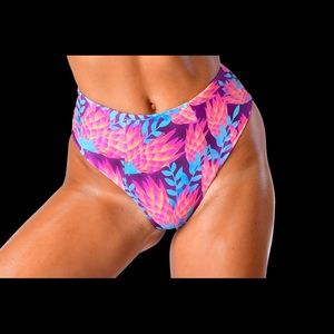 Size SMALL Rise above mate bottoms